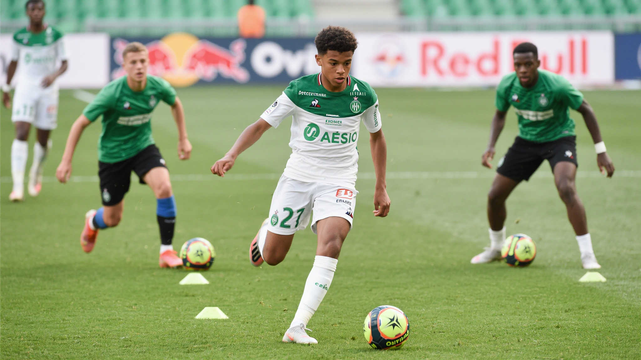 法媒:国米与莱比锡竞逐圣埃蒂安17岁中场新星埃马德 法媒:国米与莱比锡竞逐圣埃蒂安17岁中场新星埃马德